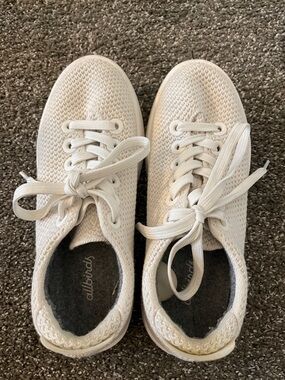 allbirds Women’s Cream Knit Lace-Up Sneakers